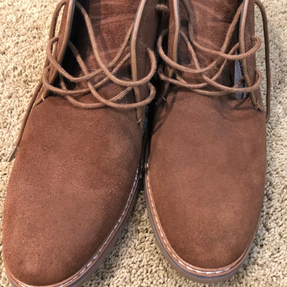 Structure brown suede chukka boots